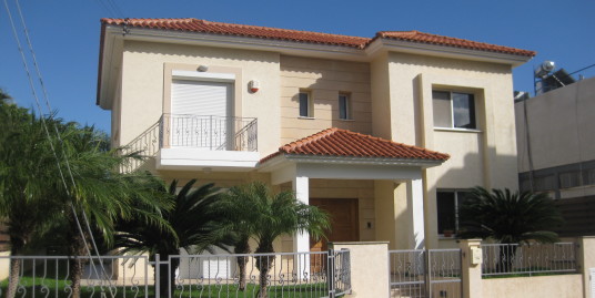 4 Bedroom Detached House in tourist area