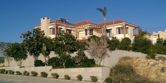 4 Bedroom Villa plus Maids quaters in Sfalagiotisa/Ayios Athanasiou