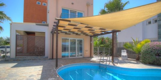 4 Bedroom Detached house in Agios Tychon tourist